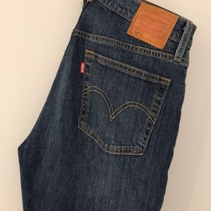 501 skinny, classic blue jeans wash.